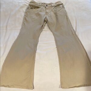 EUC Levi's Women's 726 Flare Jeans - Beige
